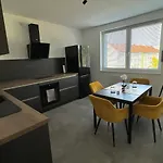Moderne 2-zimmer Im Zentrum Von * וולפסבורג