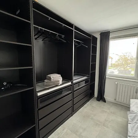 Апартаменты Moderne 2-zimmer Im Zentrum Von